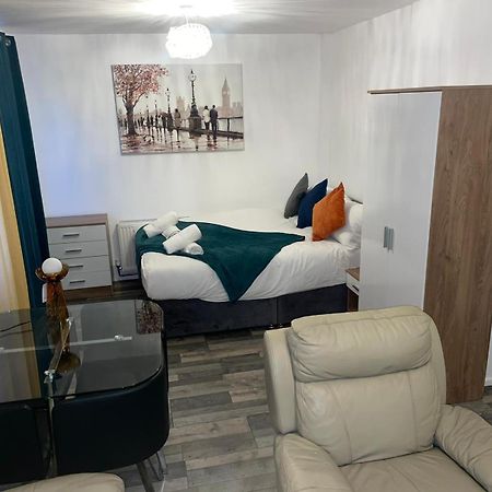 Private Room In London Enfield With Parking Dış mekan fotoğraf