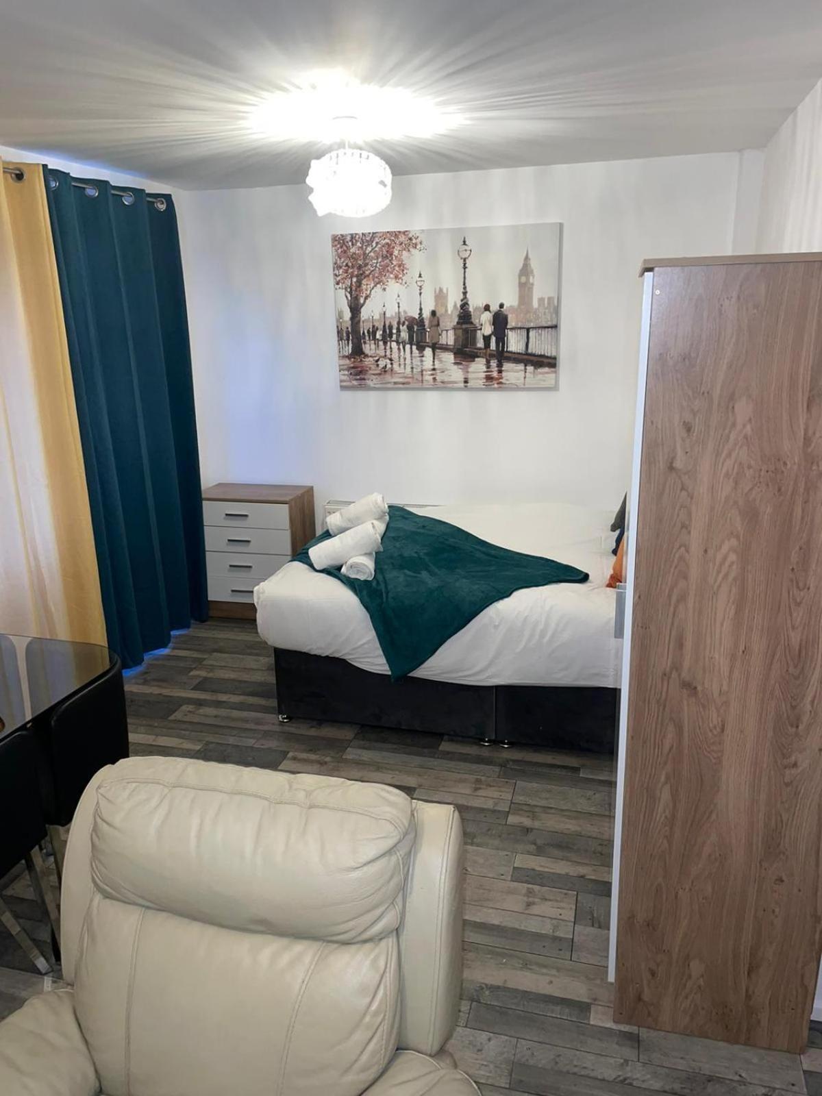 Private Room In London Enfield With Parking Dış mekan fotoğraf
